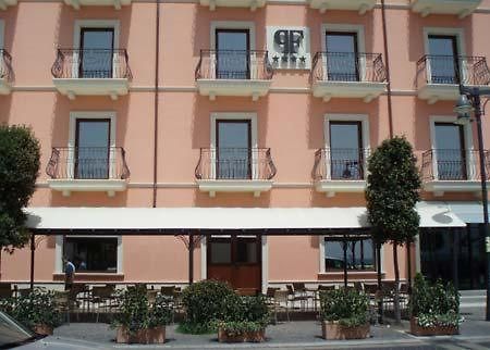 Palazzo Foti Hotel Crotone Zewnętrze zdjęcie