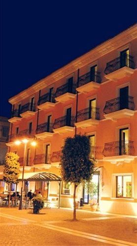 Palazzo Foti Hotel Crotone Zewnętrze zdjęcie